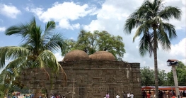দেশের পাঁচ টাকার নোটে মুদ্রিত ঐতিহাসিক ‘কুসুম্বা’ মসজিদ